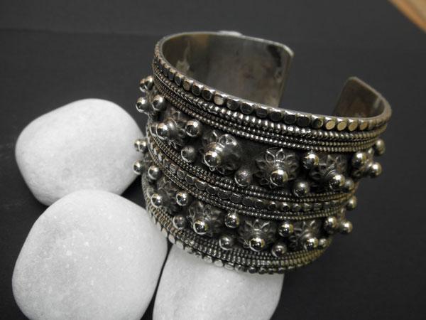 Ethnic Sterling silver bracelete from Uzbekistan.. Foto 1