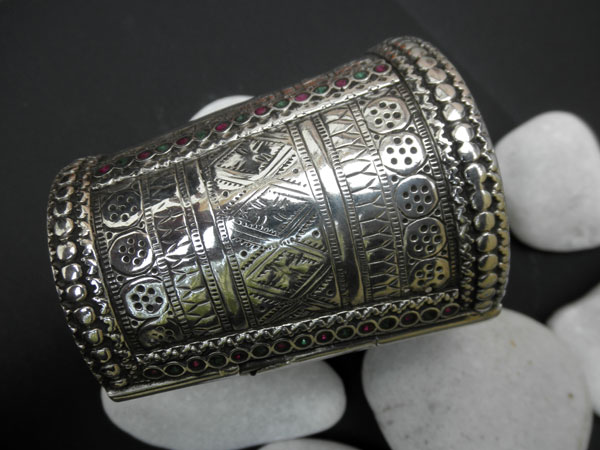 Ethnic Sterling silver bracelete from Uzbekistan.. Foto 1