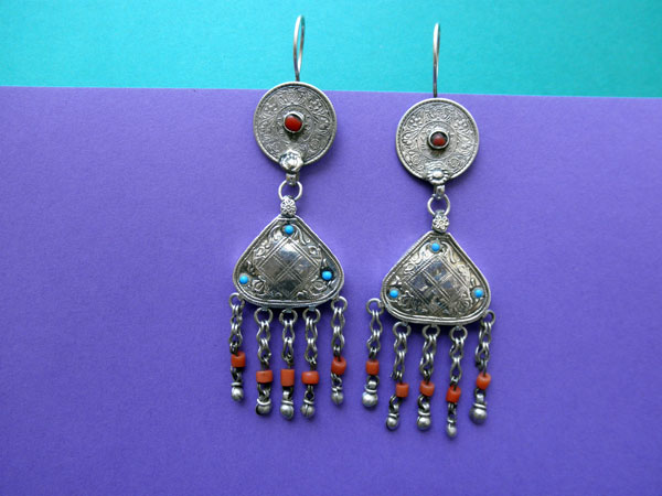 Ethnic handmade earrings. Foto 1