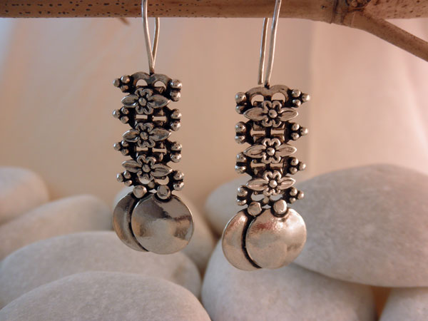 Ethnic Sterling silver earrings from Laos. Foto 2