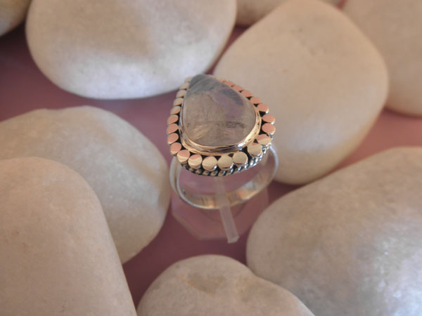 Handmade Sterling silver and Moonstone ring.. Foto 2