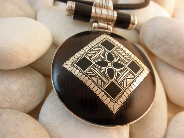 Tuareg traditional pendant from Niger.. Foto 2