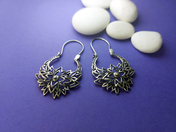 Ethnic Sterling silver earrings.. Foto 1