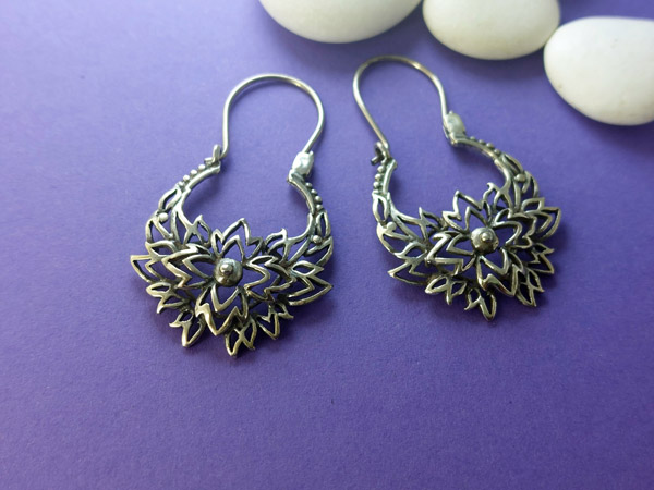 Ethnic Sterling silver earrings.. Foto 2